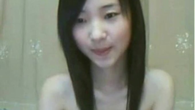 Skinny Chinese Amateur Masturbates On Webcam