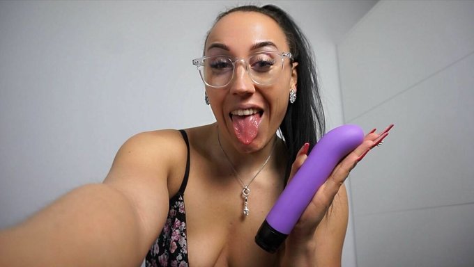 German Girl'S Big Boob Masturbation Session Gets Loud