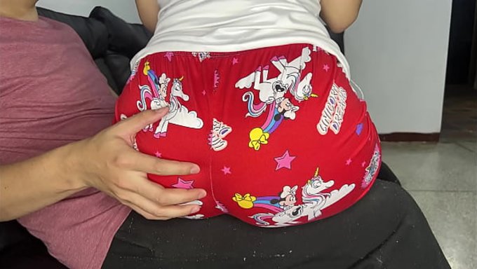 Stepfather Enjoys Eating With Innocent Stepdaughter And Can’t Stop Staring At Her Ass