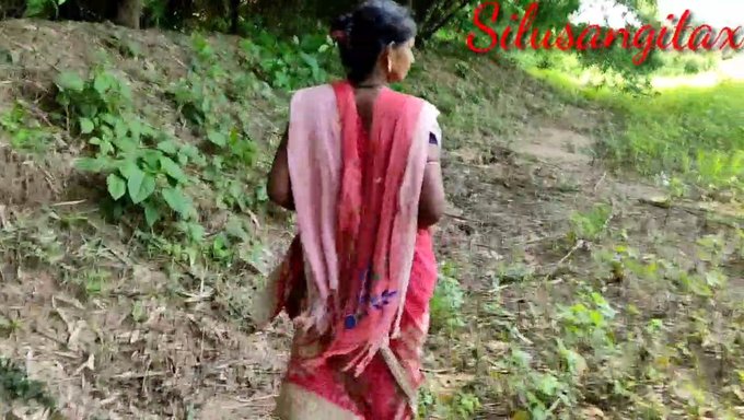 Hidden Dogging With Indian Bhabhi And 18-Year-Old Boy