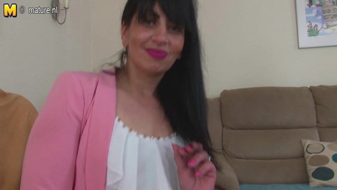 Horny British Housewife Gets Naughty With A Dildo